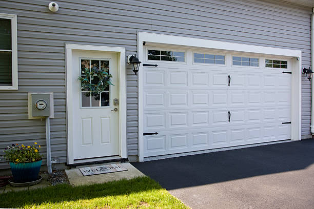 24/7 Emergency Garage Door Panel Replacement experts in Aransas Pass, TX